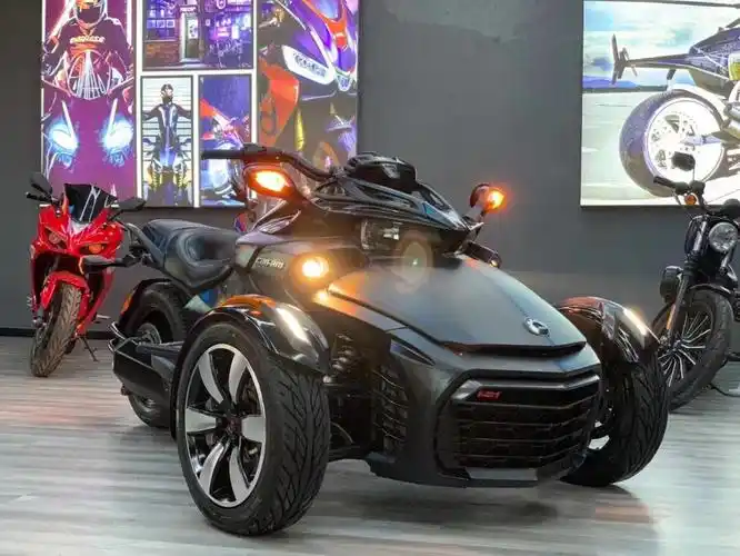 进口brp庞巴迪f3倒三轮沙滩车越野车豪华版大巡航250踏板摩托车 白色