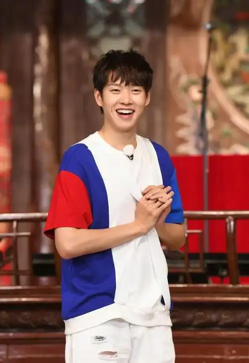 关于魏大勋的外貌,可以说是颇具争议性.