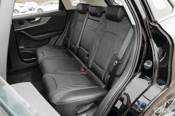 红旗hs5内饰-空间-发动机-易车