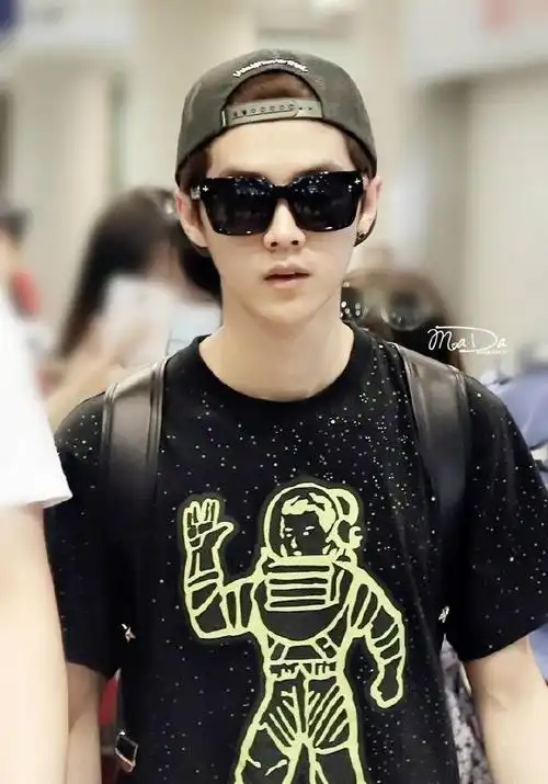 鹿晗戴墨镜合集,要不要这么帅?