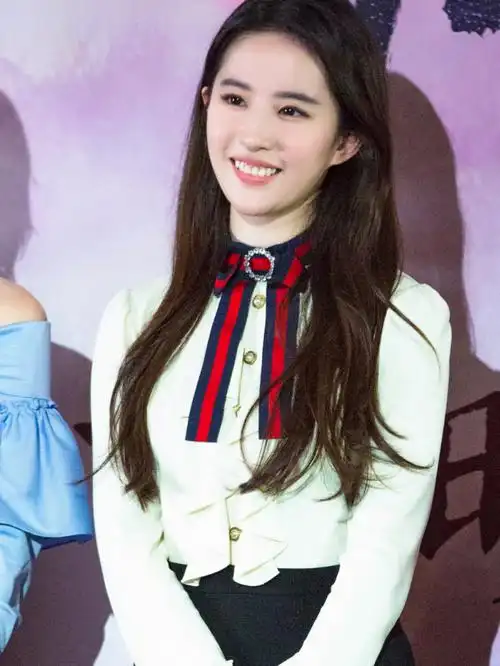 刘亦菲笑起来真的好甜啊