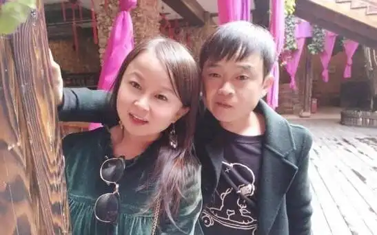 袖珍女朱洁结婚多年不敢要孩子如今过得怎样了