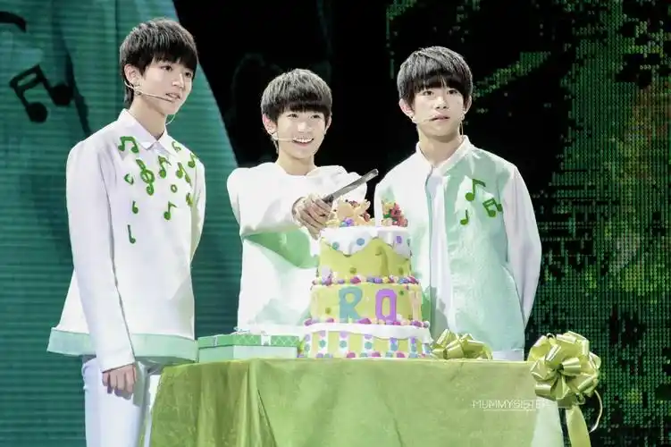 2015tfboys王源的森林小夜曲生日见面会_高清图片大全-爱豆app