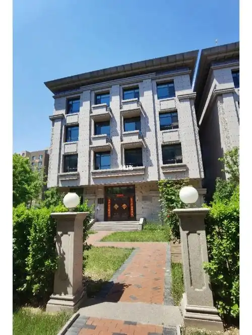 北五环独栋1500平有燃气带院子露台使用率高