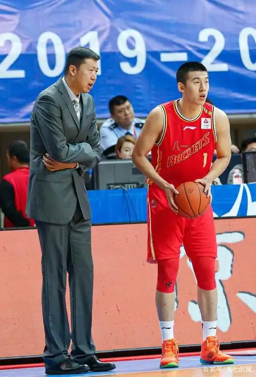 辽粤大战三场,身高208cm的付豪在三分线外10投6中,替补出战28投17中