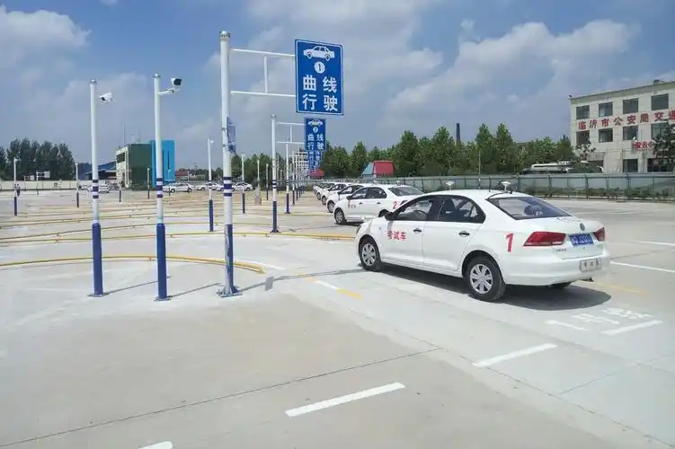 武汉驾培计时培训开始实施8月1日后新增学员学车费用涨幅近1倍