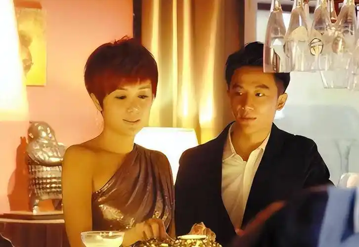 蒋雯丽事件的曝光,暴露了一个"小圈子"的恶俗_黄轩_网友_剧中