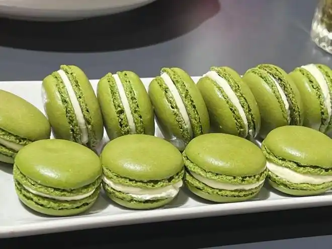 充满着抹茶香与回甘,甜而不腻的抹茶马卡龙的做法