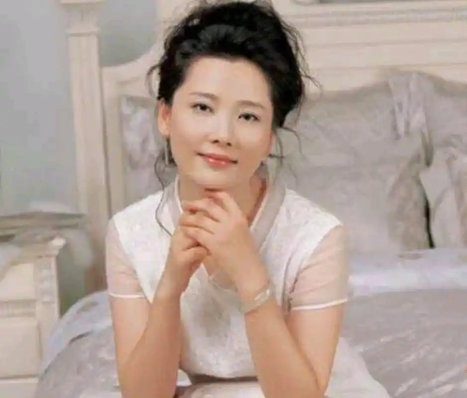 何赛飞荣获第36届中国电影金鸡奖最佳女主角 何赛飞凭借其在电影