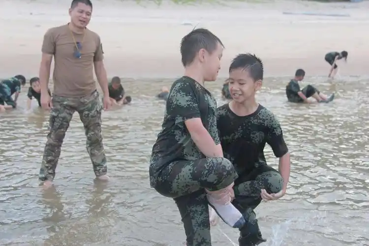 趣味游戏·光脚沙滩