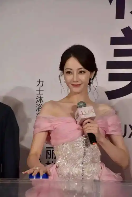 迪丽热巴生图惊艳全场!无数粉丝为之疯狂!_魅力_成为了_才华