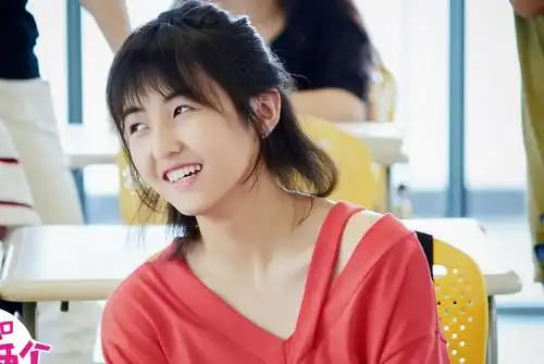 张子枫官方工作室