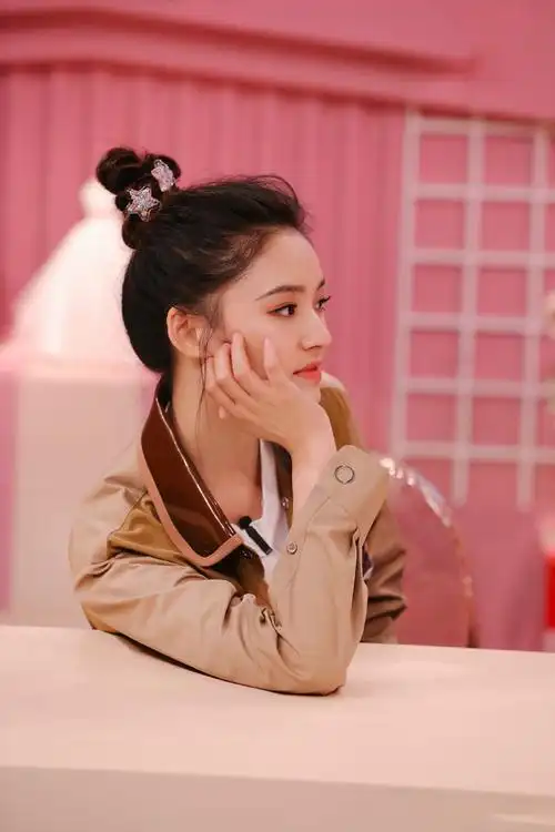 林允亲爱的结婚吧丸子头图片