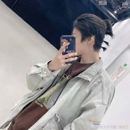 刘耀文大背头好a刘海撩上去的大佬slay@时代少年团-刘耀文#刘耀文