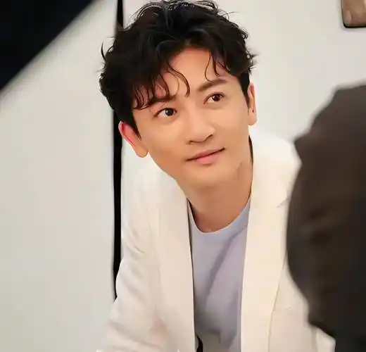 娱乐圈八卦:代露娃 杨紫 贾玲 欧豪 徐凯 陈飞宇 陈都灵 苏有朋_计划