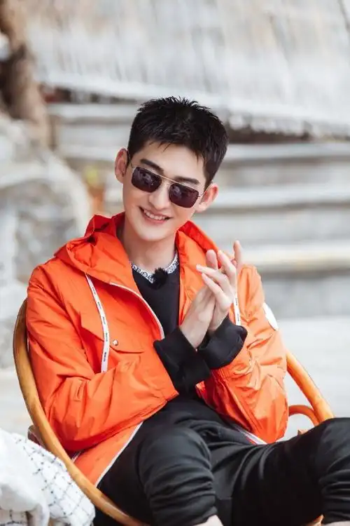 张翰超话zh#张翰流光引#zh#张翰如梦之梦#你的眼睛真好看.