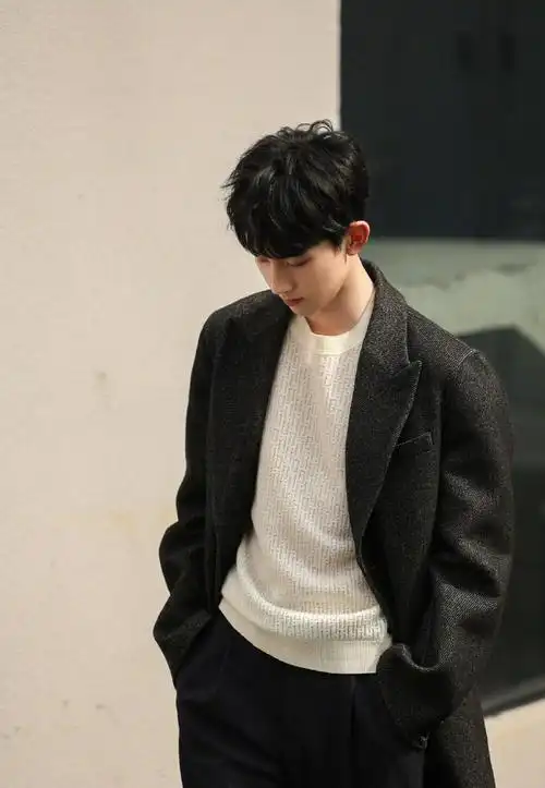 郭俊辰狐妖王权篇造型路透#郭俊辰的古装造型好好看啊,大帅哥的脸