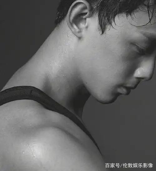 吴磊少年变成熟型男 散发荷尔蒙气息尽显魅力