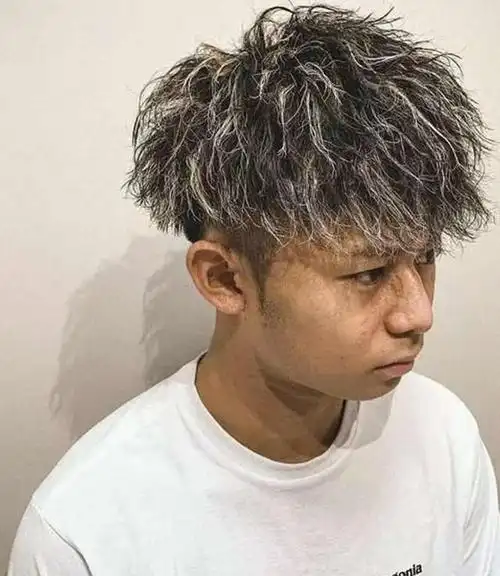 锡纸烫发型男蓬松图4