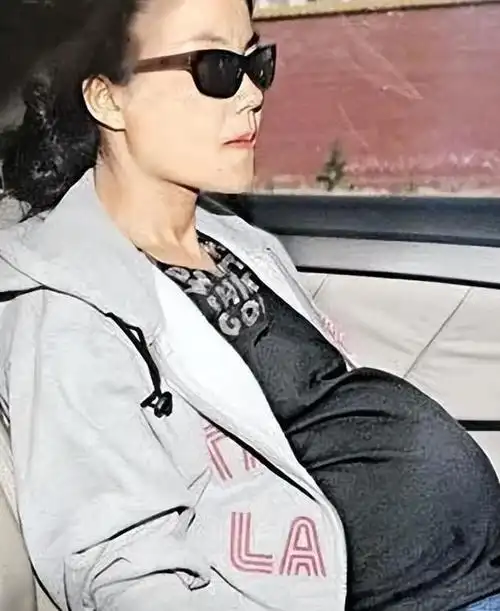 张柏芝突然官宣改名,王菲上海顺利生下女儿,谢霆锋紧急改遗嘱?