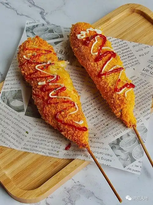 成本不到5元自制芝士热狗棒超长拉丝金黄酥脆奶香十足