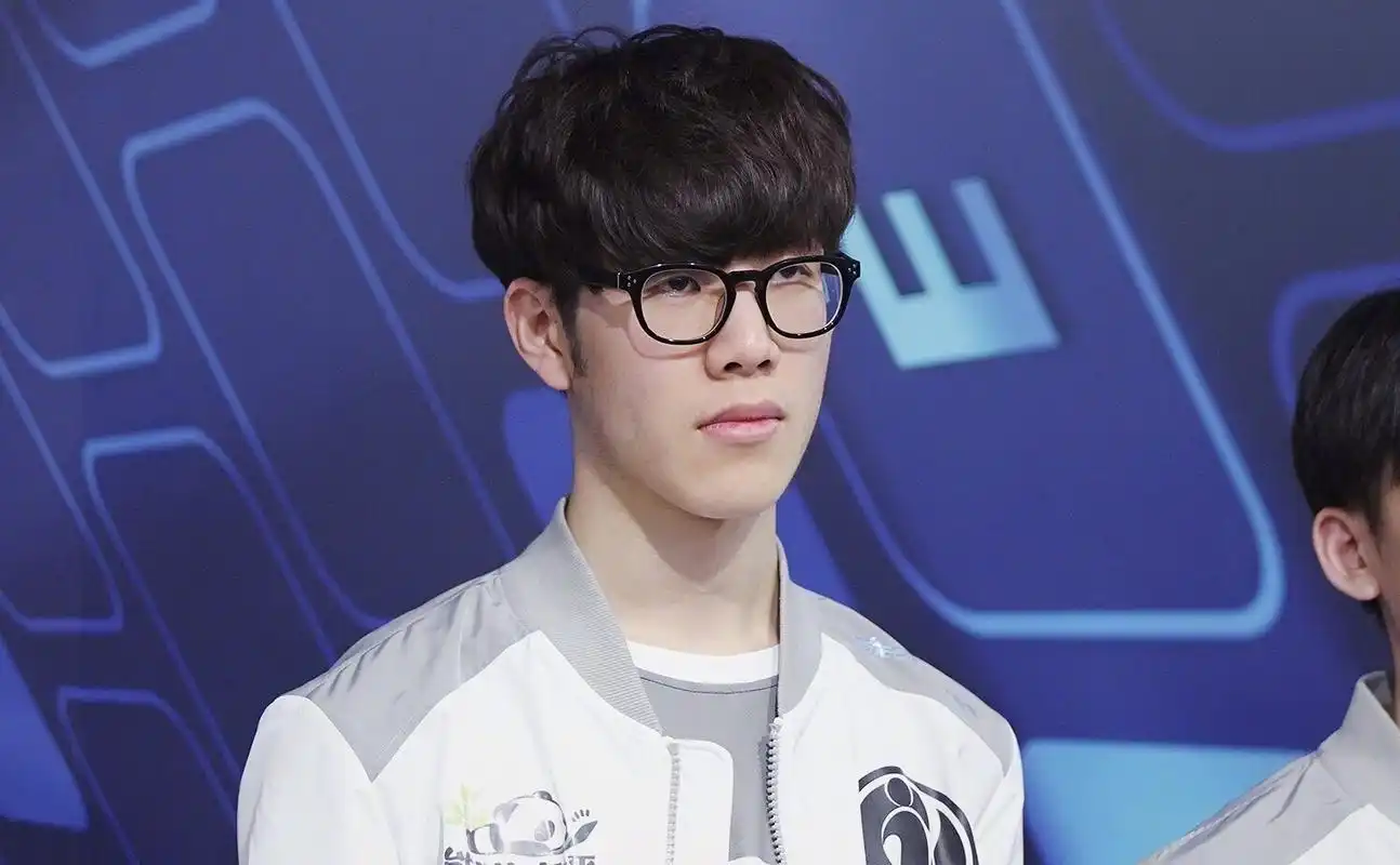 lol:theshy即将回归赛场 他与letme之间到底谁安排谁?