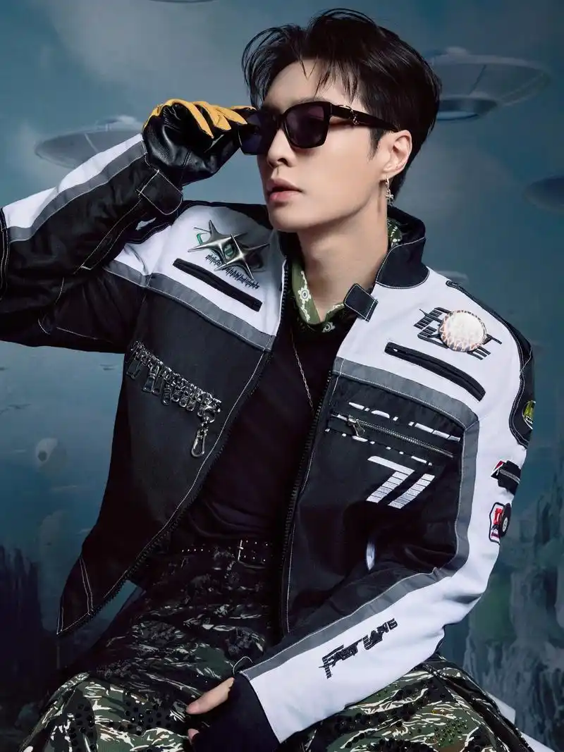 5.18贵阳音乐节@张艺兴 舞台look 
一