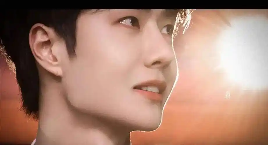 王一博在角色,舞台之外,还有很多独一无二,他人完全无法复制的标签