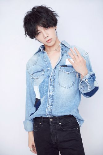 华晨宇,最具争议男歌手?