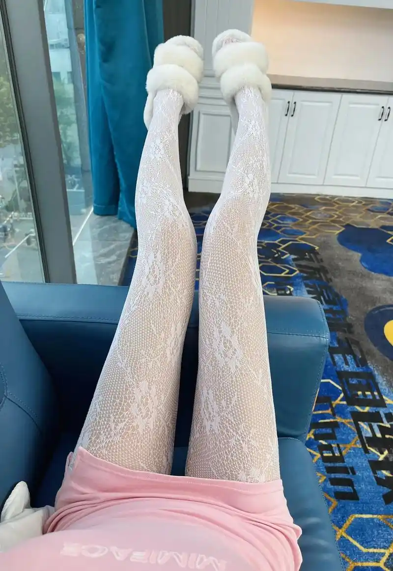 真想后来的万家灯火也有属于我们的一盏#白丝#谁还不是个腿精 - 抖音