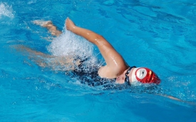 微信朋友圈里流传的一篇文章称,一位乳腺癌患者在医生建议放弃治疗后