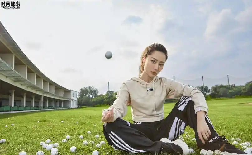 分享一组白冰图片给大家,图中的明星图片壁纸会点缀你的电脑桌面,美化