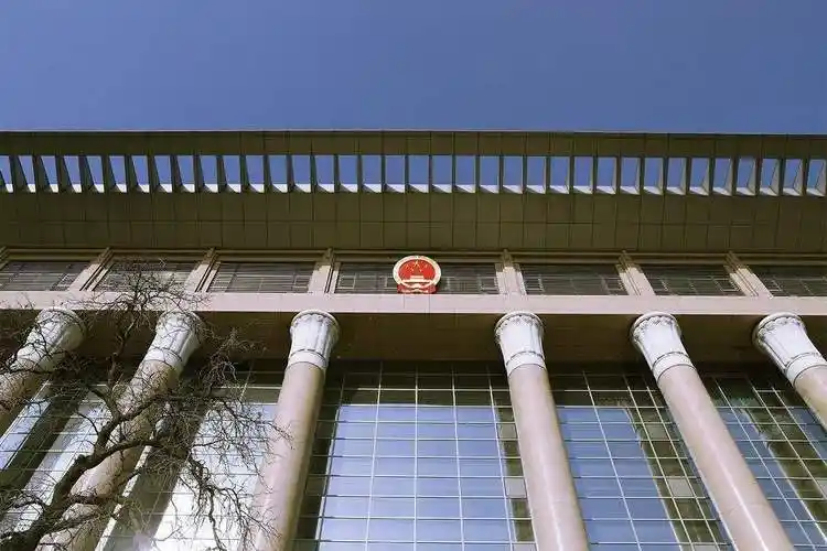 持续推动法院全面从严治党向纵深发展