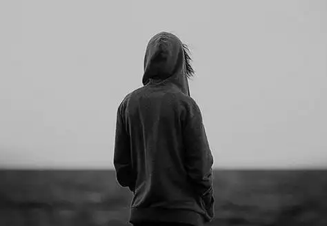 简单个性男生网名_最后一个人很孤独