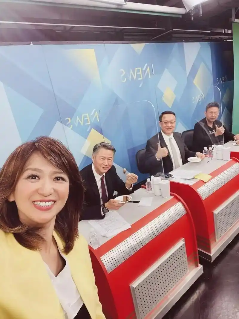 中天新闻主播周玉琴生日快乐 忙的不得空的琴教官在粉丝催促下更 - 抖