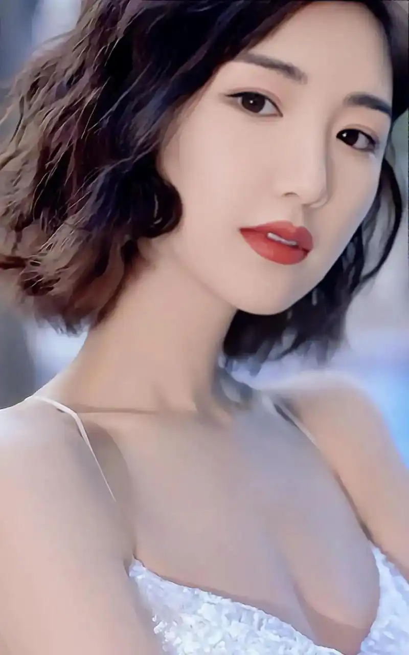 女明星里,最喜欢的就是毛晓彤 唐艺昕,她们两个的笑容,太甜了!