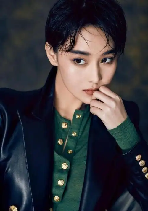 娱乐圈8位一眼万年的短发女明星,秦岚刘亦菲,个个美出新高度!