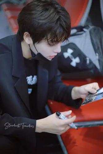 演员肖宇梁专楼100