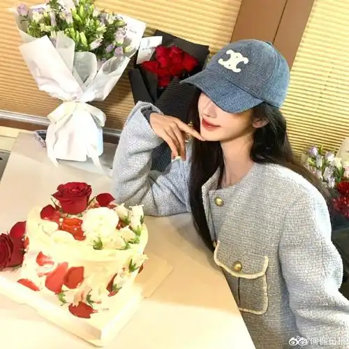 鞠婧祎玫瑰花蛋糕##鞠婧祎晒玫瑰花蛋糕