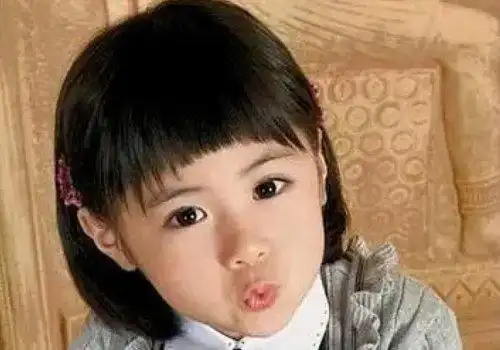 小学女生适合什么发型 好看不是天生的小学生扎发养成美观