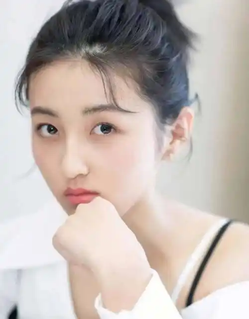 5岁北漂,8岁获奖,如今一战封神,她的经历,堪称传奇_张子枫_唐山_妈妈