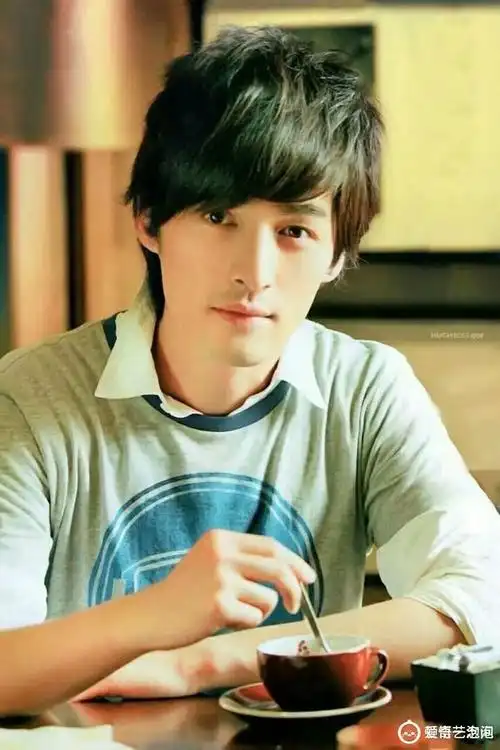 胡歌帅美图壁纸