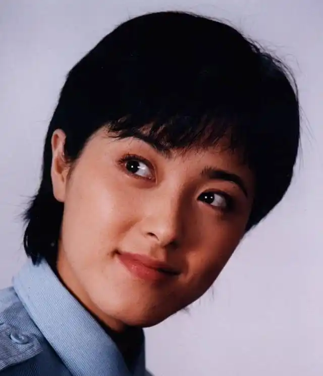 《醉玲珑》里饰演陈伟霆母亲的莲妃曾黎,你知道她年轻的时候有多漂亮