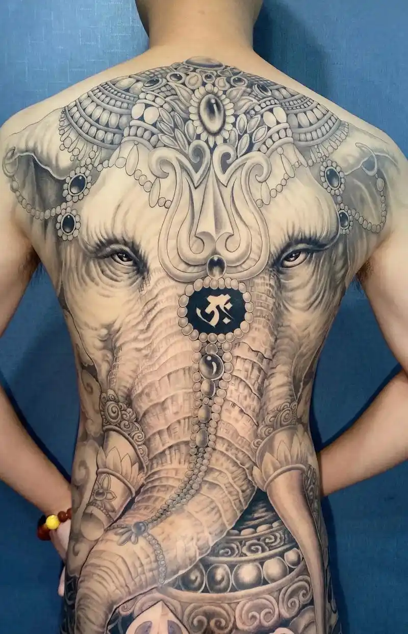 招财象神完成首席:马涛老师作品#满背纹身 #纹身师日常 # - 抖音