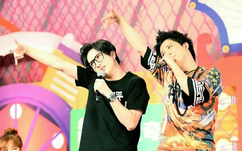 【大张伟x薛之谦】结果 意外 "有了"小孩