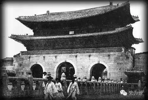 一座古城门八张老照片见证韩国350年悲惨历史