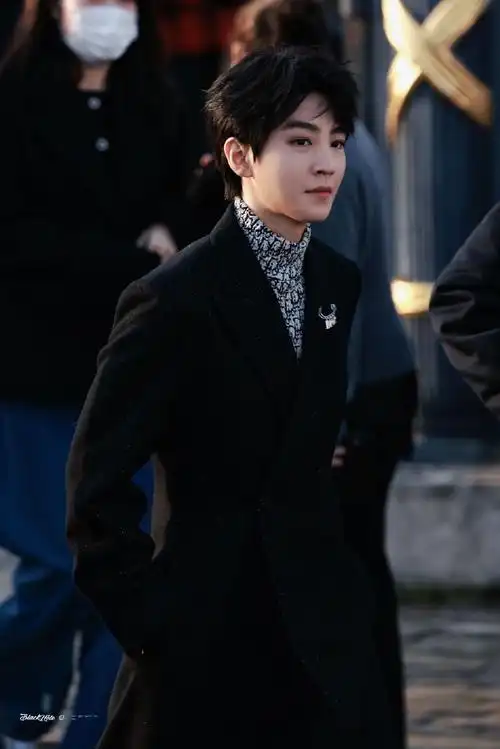 巴黎时装周#|#迪奥品牌大使王俊凯#  paris·karry·dior@tfboys