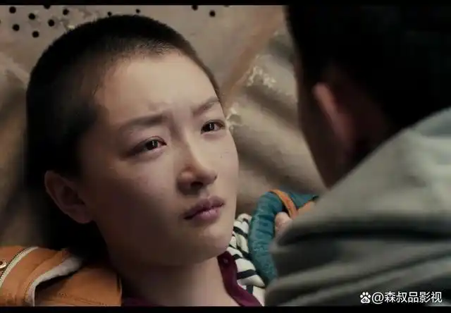 《少年的你》复读生陈念,遇到了校园暴力,他保护了陈念