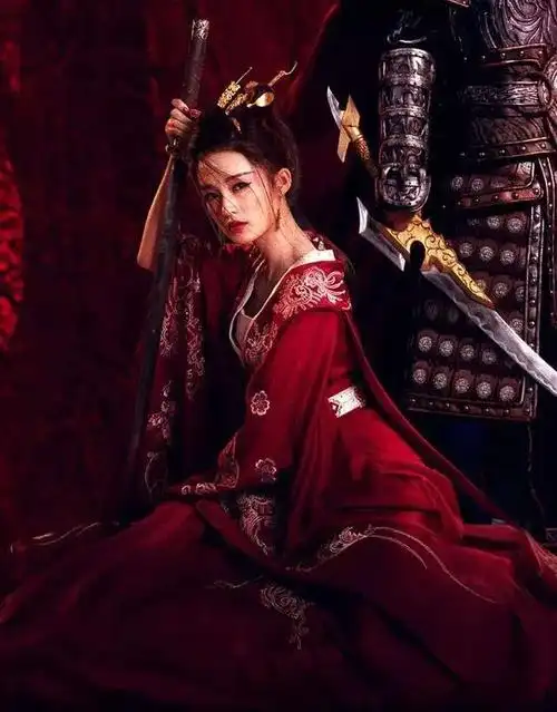 《楚乔传》李沁演技爆棚,戏外衣品也好的爆表!