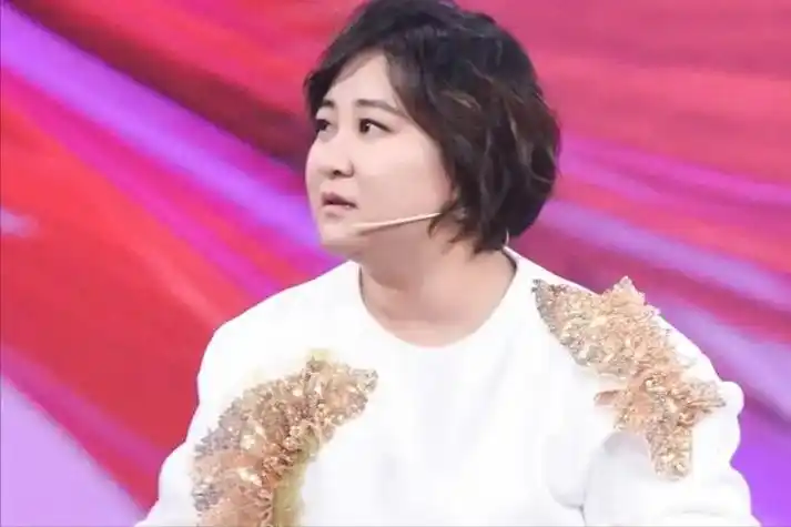 原创名利双收消失的贾玲已经在另一条大路上越走越远